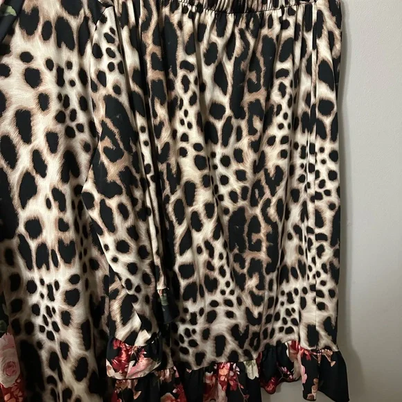 Leopard Print Skirt Set with Floral Accents - Picture 4 of 4